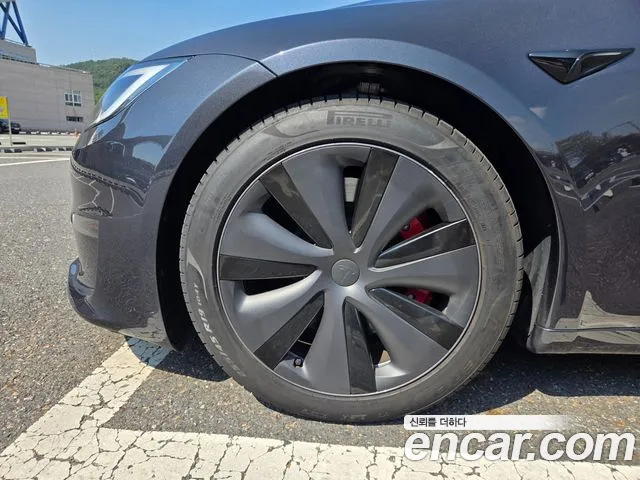 Tesla Model S — Фото автомобиля 5