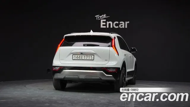 Kia Niro The All New Niro Signature — Фото автомобиля 4