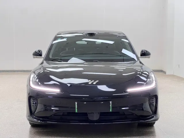 IM Motors L6 — Фото автомобиля 2