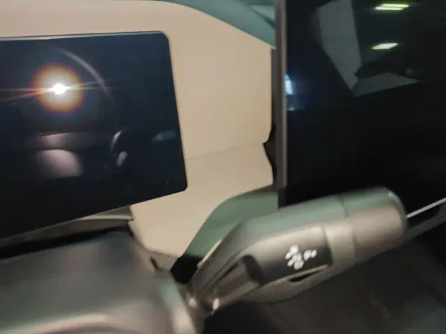 Volvo XC70 Plug-in Hybrid — Фото автомобиля 13