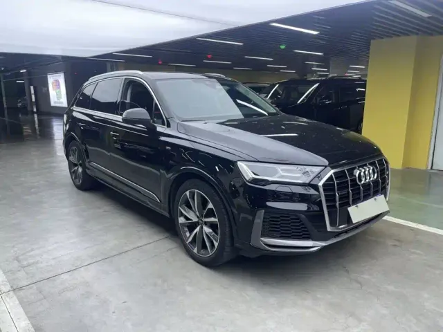 Audi Q7 — Фото автомобиля 3