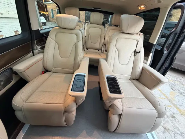 Mercedes-Benz V-Class — Фото автомобиля 15