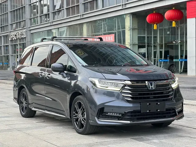 Honda Odyssey — Фото автомобиля 3