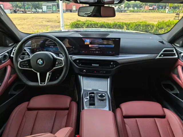 BMW BMW 4 Series 2024 430i M Sport Shadow Edition — Фото автомобиля 14