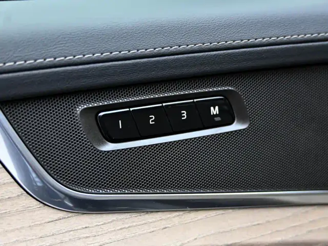 Volvo XC90 — Фото автомобиля 25