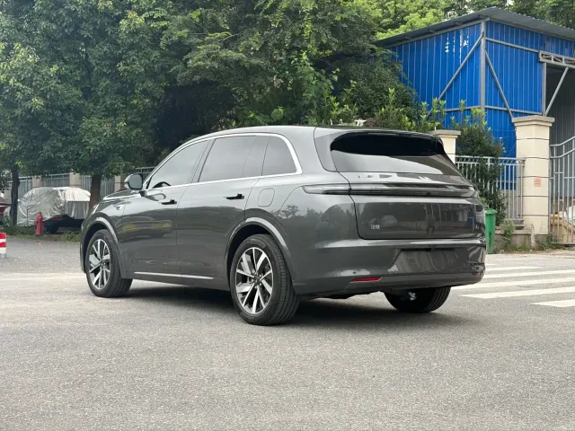 Li Auto L7 — Фото автомобиля 13