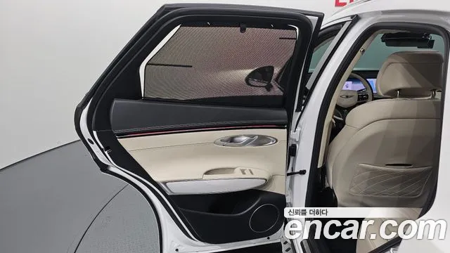 Genesis GV70 — Фото автомобиля 14