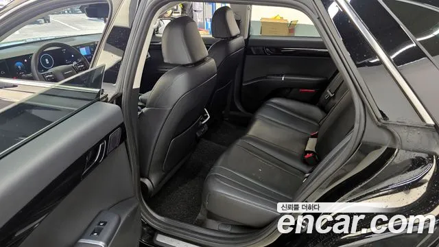 Hyundai Grandeur Grandeur (GN7) 2.5 Бензин 2WD — Фото автомобиля 11