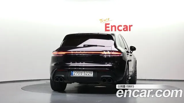 Porsche Macan — Фото автомобиля 4