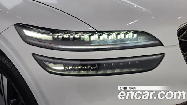 Genesis GV70 — Фото автомобиля 7