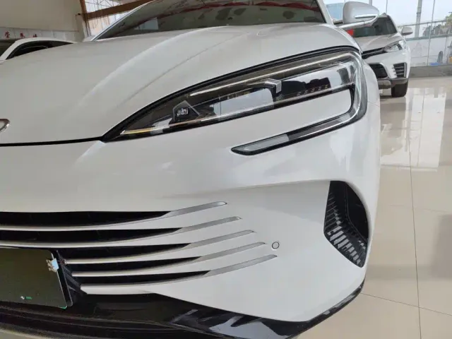 BYD Seal — Фото автомобиля 23