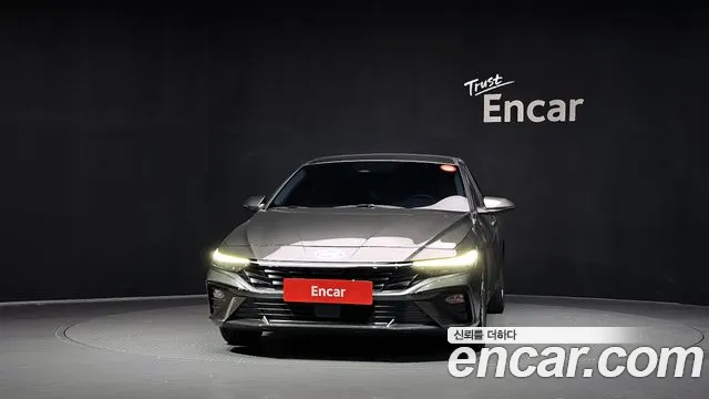 Hyundai Avante CN7 — Фото автомобиля 3