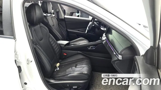 Hyundai Avante CN7 — Фото автомобиля 16