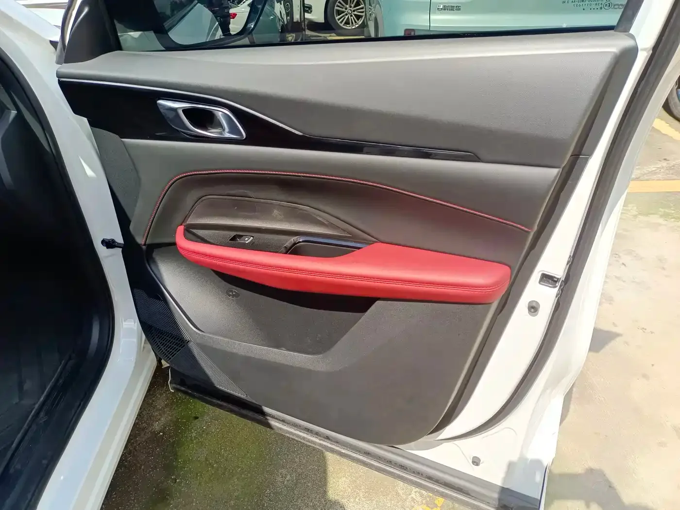 Changan Oshan Changan Oshan Z6 2023 Blue Whale 1.5T DCT Smart Premium — Фото автомобиля 9