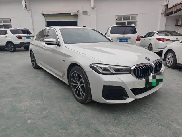 BMW 5 Series — Фото автомобиля 2