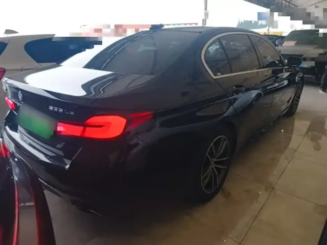 BMW 5 Series — Фото автомобиля 3