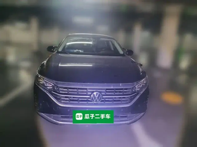 Volkswagen Passat — Фото автомобиля 2