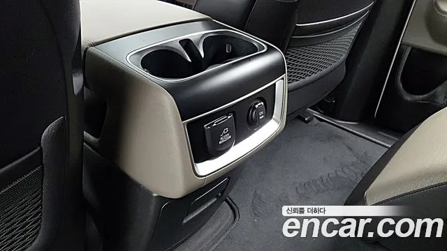 Kia Carnival Generation 4 — Фото автомобиля 18