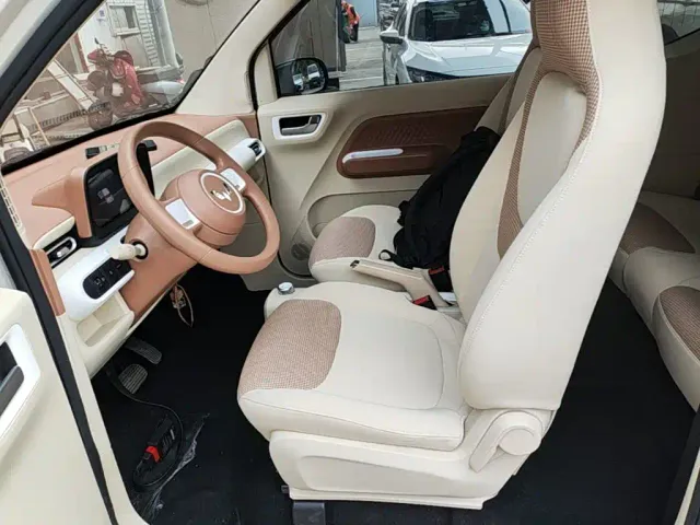 Wuling Hongguang Mini EV — Фото автомобиля 14