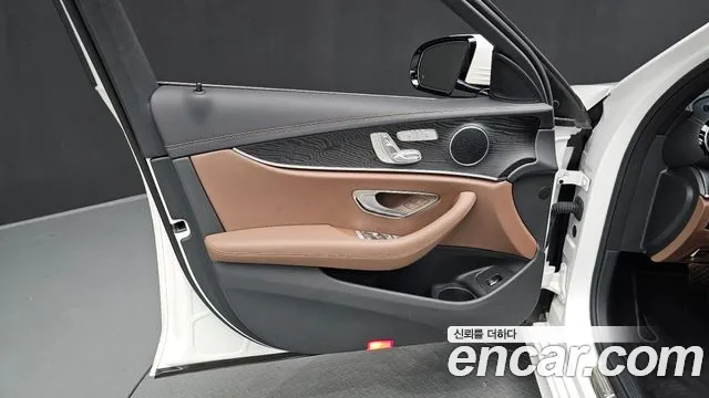 Mercedes-Benz E-Class W213 — Фото автомобиля 13