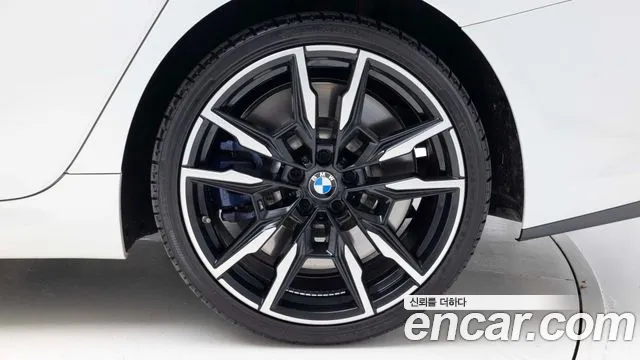BMW 8 Series G15 — Фото автомобиля 5