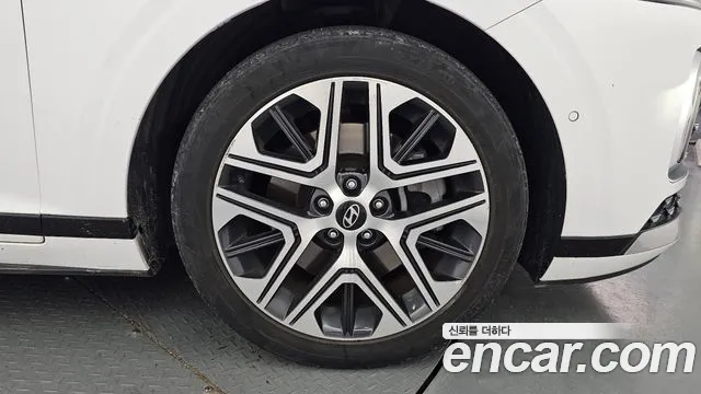 Hyundai Grandeur GN7 — Фото автомобиля 5
