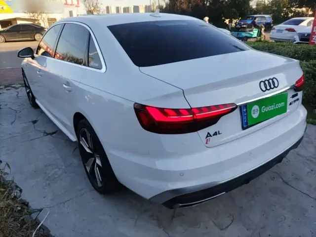 Audi A4L — Фото автомобиля 4