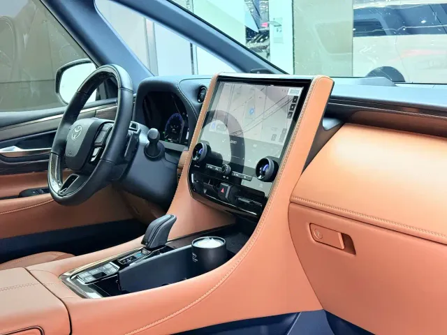 Toyota Alphard — Фото автомобиля 6