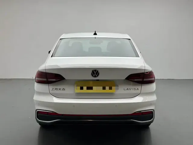 Volkswagen Lavida — Фото автомобиля 8