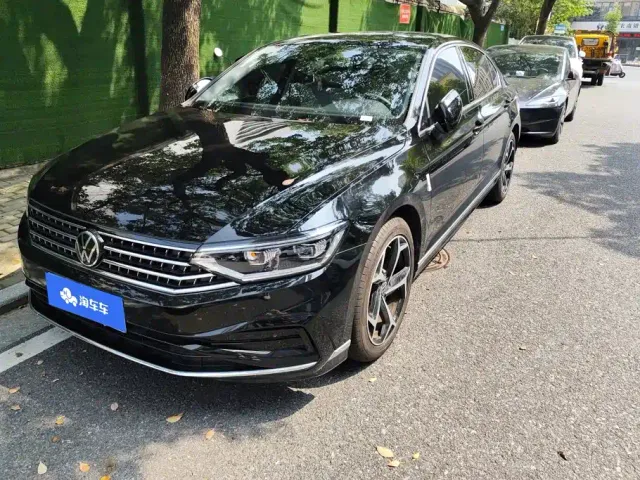 Фотография автомобиля — Volkswagen Magotan