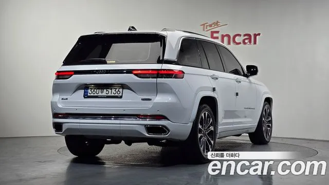 Jeep Cherokee Grand Cherokee(WL) 3.6 Overland — Фото автомобиля 2
