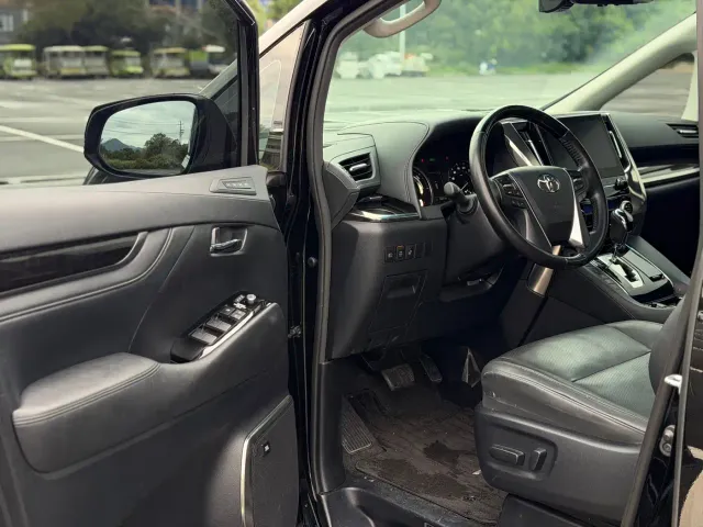 Toyota Vellfire — Фото автомобиля 7