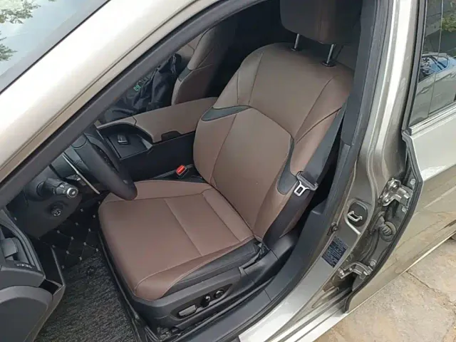 Lexus ES — Фото автомобиля 14