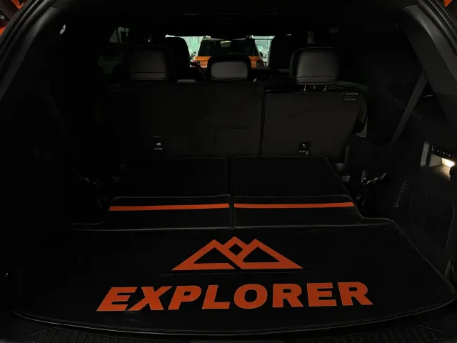 Ford Explorer — Фото автомобиля 12