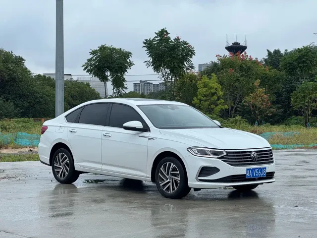 Volkswagen Lavida — Фото автомобиля 3