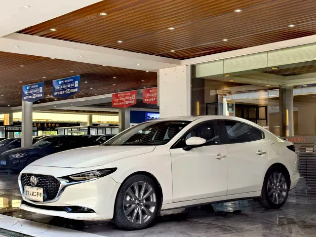 Фотография автомобиля — Mazda Axela