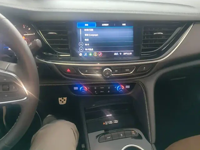 Buick Regal — Фото автомобиля 12