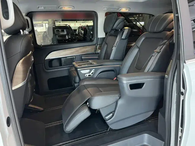 Mercedes-Benz V-Class — Фото автомобиля 12