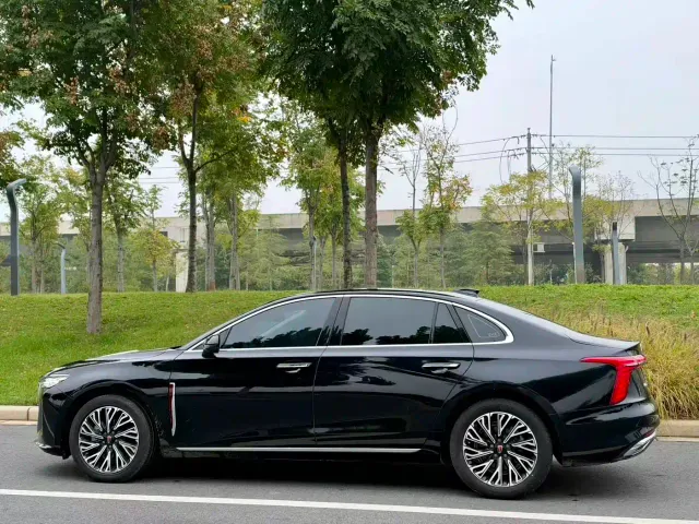 Hongqi H5 — Фото автомобиля 7