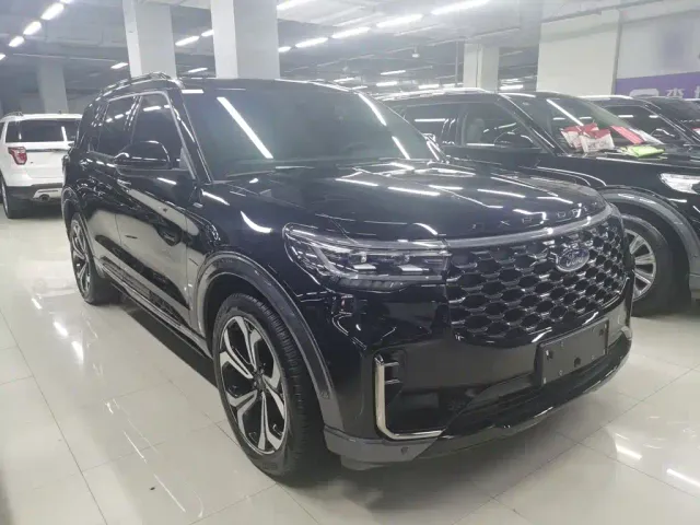 Ford Explorer — Фото автомобиля 7