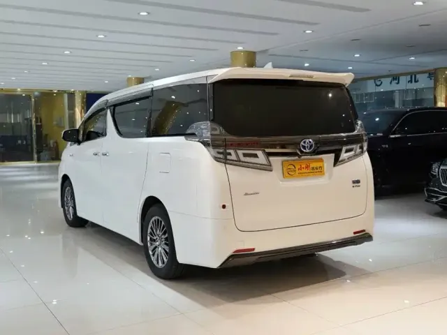 Toyota Vellfire — Фото автомобиля 19