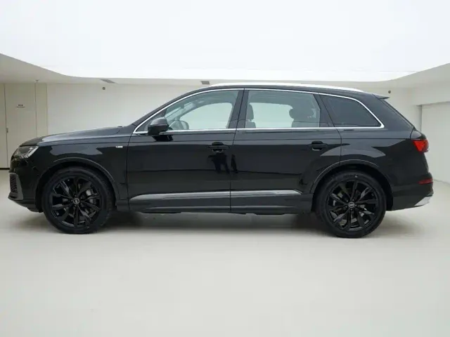 Audi Q7 — Фото автомобиля 3