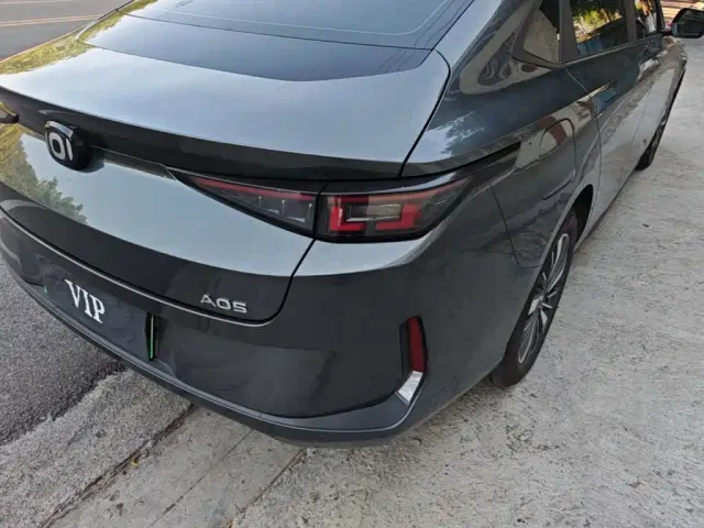 Changan Qiyuan A05 — Фото автомобиля 7