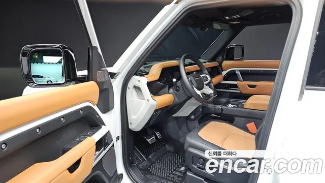 Land Rover Defender — Фото автомобиля 9