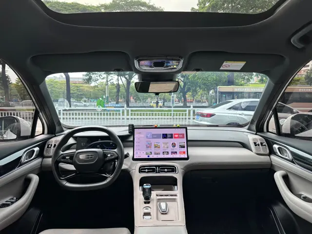Geely Boyue L — Фото автомобиля 12
