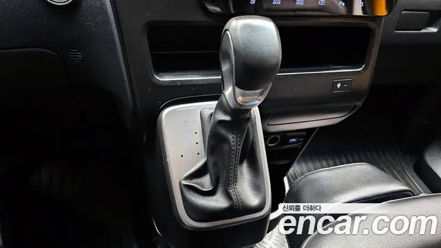 Hyundai Staria Staria L3.5 Школьный автобус — Фото автомобиля 9