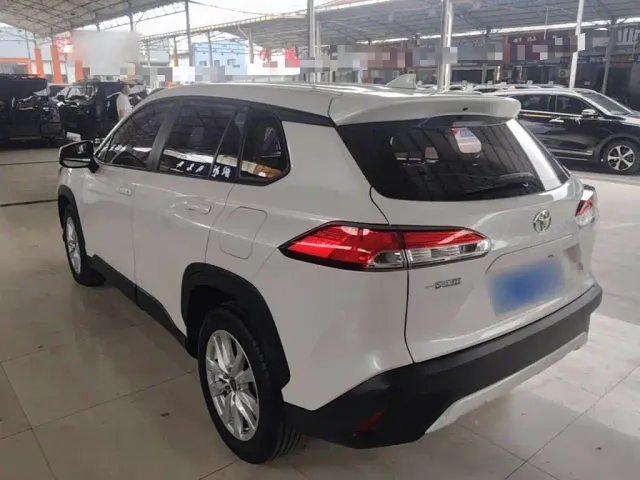 Toyota Corolla Cross — Фото автомобиля 4