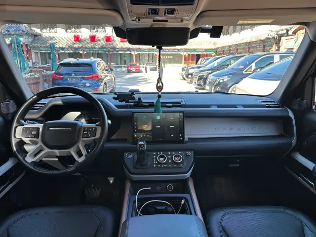 Land Rover Defender — Фото автомобиля 19