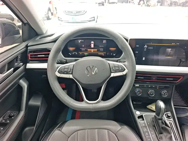 Volkswagen Lavida — Фото автомобиля 10