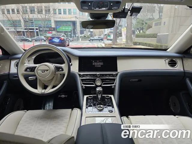 Bentley Flying Spur — Фото автомобиля 11